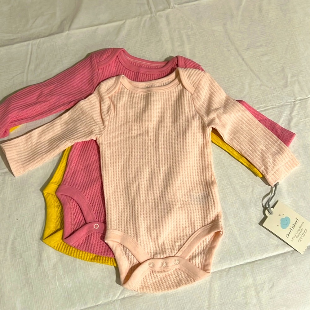 3 piece long sleeve onesie set Brand new tags still on!!
